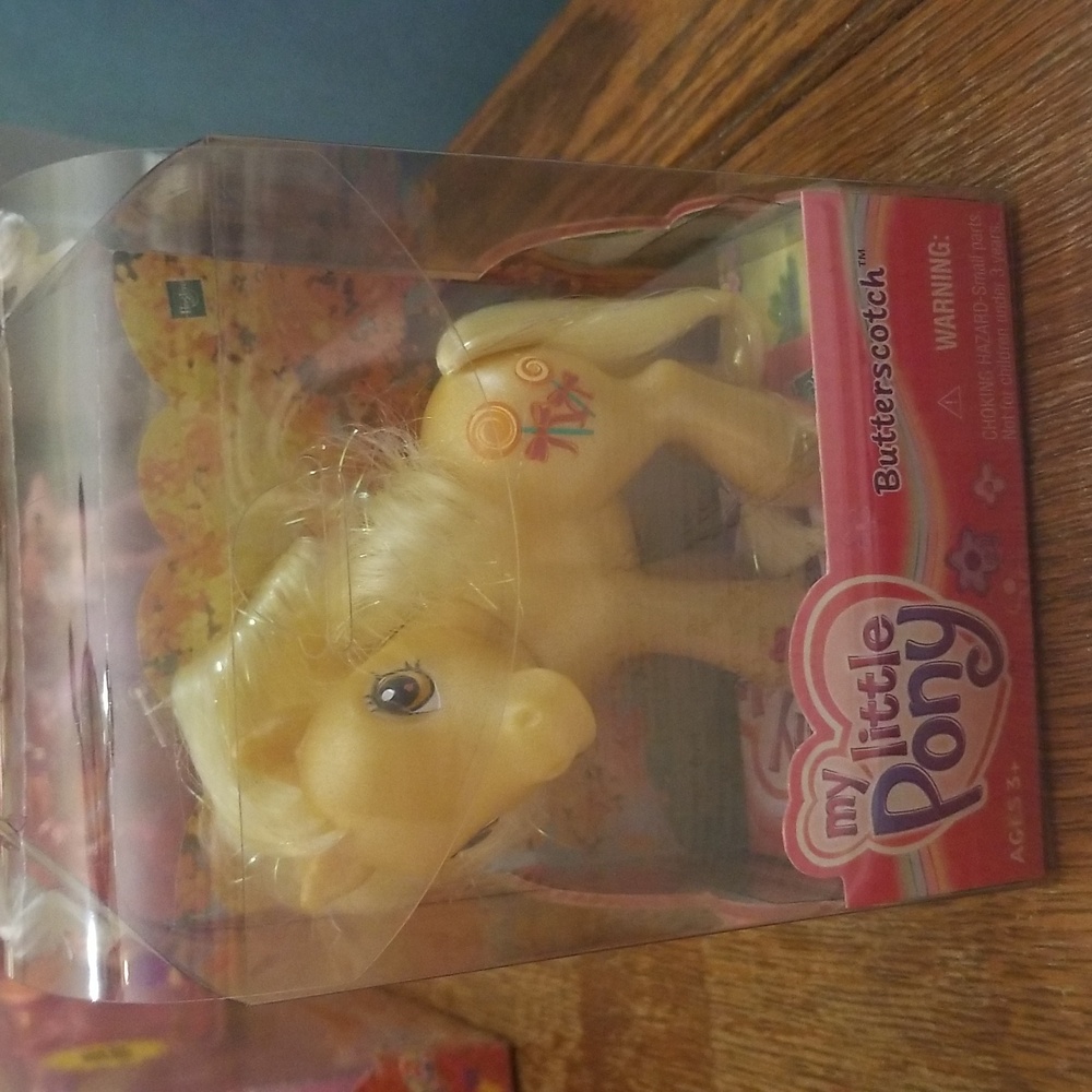 2003 my little pony butterscotch mib g3